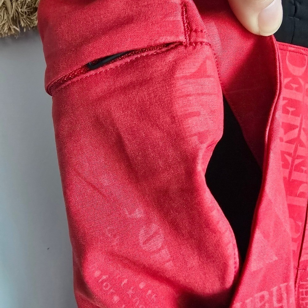 Lululemon Athletica Mens T.H.E. Short 20th Anniversary Red Pull-on Logo Medium - Picture 8 of 11